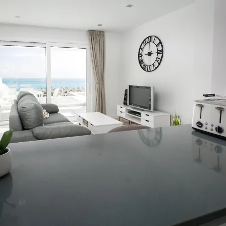 Via Celere 2326 With Sea View شقة